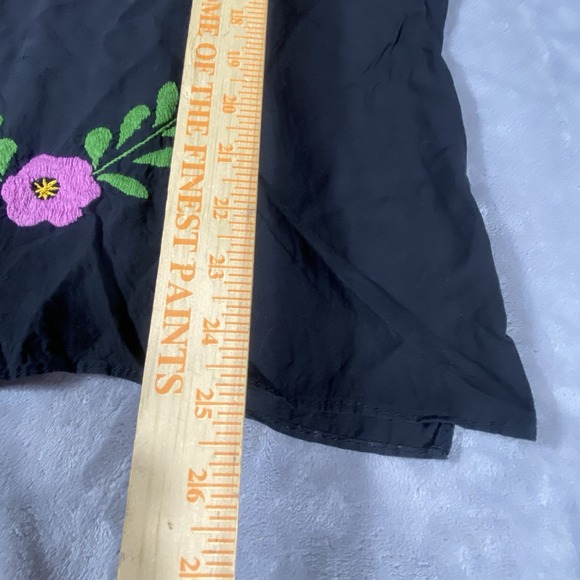 Mexican Hand Embroidered Top Medium Black Blouse Flowers Peasant Boho Artsy Cool - Picture 5 of 6